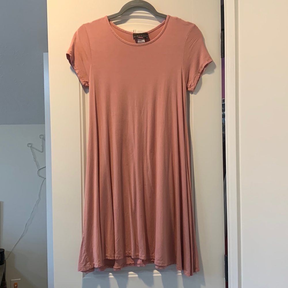 Super summery pink t-shirt dress 🌸